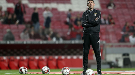 雷速体育:俱乐部在与主帅拉热就解约进行谈判